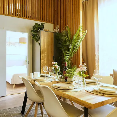 Апартаменти Cofy - Old Town, Quiet Area, Air-conditioning, Free Parking, 24-7 Express Check-in-out, Close To Parks, Everything Need For Living Пярну
