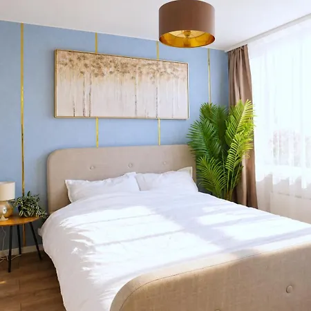 Apartament Cofy - Old Town, Quiet Area, Air-conditioning, Free Parking, 24-7 Express Check-in-out, Close To Parks, Everything Need For Living Parnawa
