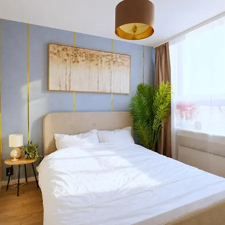 Cofy - Old Town, Quiet Area, Air-conditioning, Free Parking, 24-7 Check-in-out, Six Similar In Listing, One Optimal Up To 6 Person, Economy Max 8 Person *