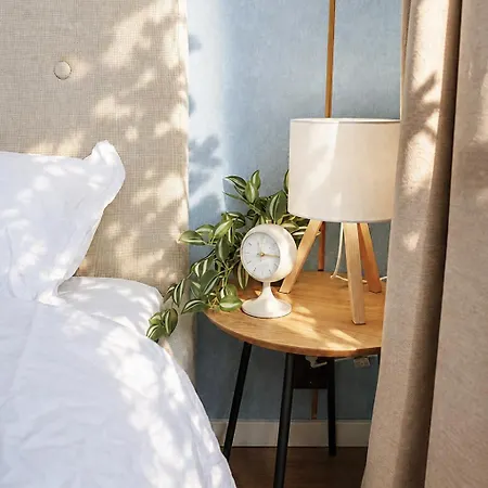 Cofy - Old Town, Quiet Area, Air-conditioning, Free Parking, 24-7 Check-in-out, Six Similar In Listing, One Optimal Up To 6 Person, Economy Max 8 Person