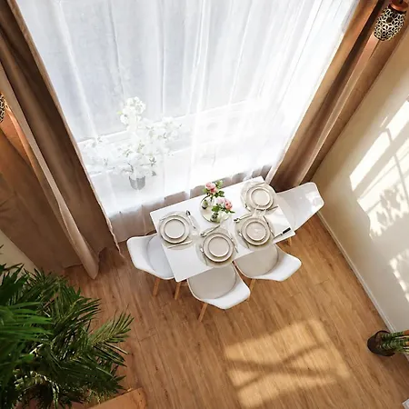 Cofy - Old Town, Quiet Area, Air-conditioning, Free Parking, 24-7 Check-in-out, Six Similar In Listing, One Optimal Up To 6 Person, Economy Max 8 Person Апартаменти *