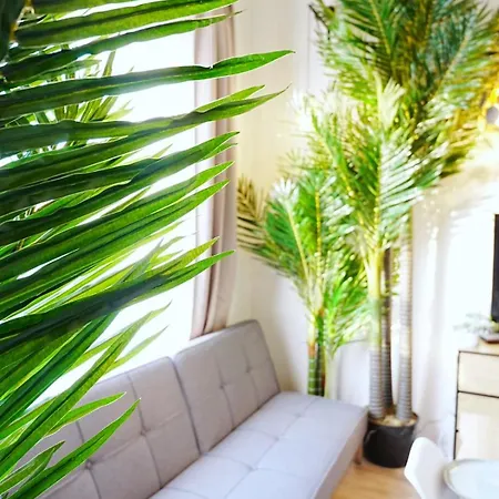 Cofy - Old Town, Quiet Area, Air-conditioning, Free Parking, 24-7 Check-in-out, Six Similar In Listing, One Optimal Up To 6 Person, Economy Max 8 Person * Пярну