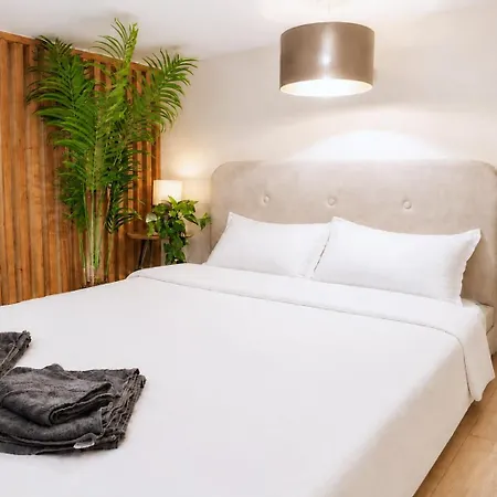 Cofy - Old Town, Quiet Area, Air-conditioning, Free Parking, 24-7 Check-in-out, Six Similar In Listing, One Optimal Up To 6 Person, Economy Max 8 Person * Пярну