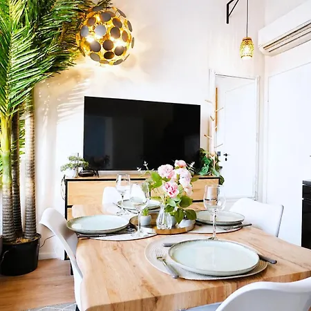 Cofy - Old Town, Quiet Area, Air-conditioning, Free Parking, 24-7 Check-in-out, Six Similar In Listing, One Optimal Up To 6 Person, Economy Max 8 Person Пярну